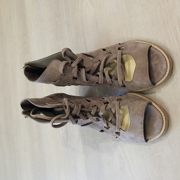 Vince Camuto Tressa Perforated Lace Up Sandal 6.5M - Picture 5 of 10